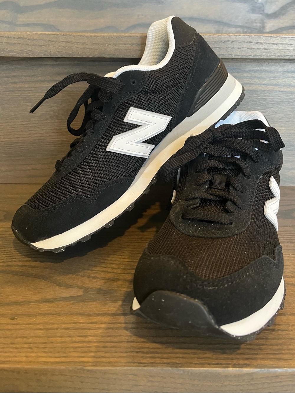 New Balance Black & White 515 Sneaker Size 9